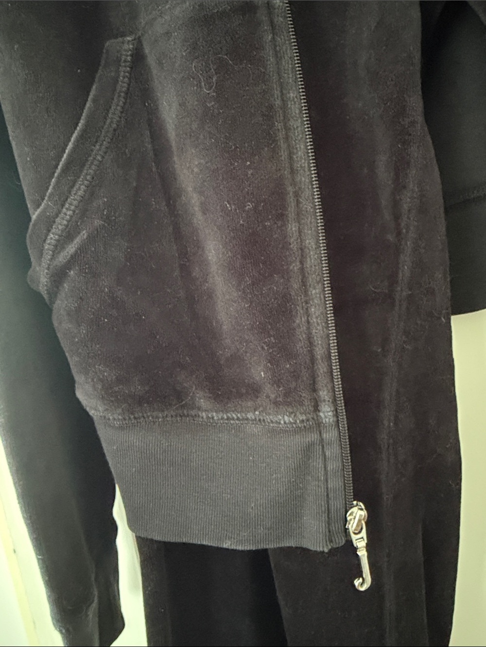 ‘Vintage’ Juicy Couture Black Velour Jacket and Pants Lounge Set - Picture 2 of 8